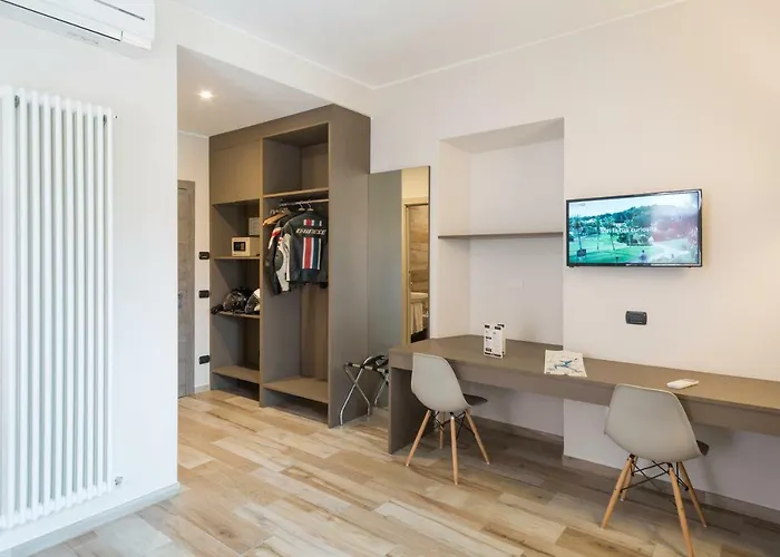 Baia Di Paré Valmadrera